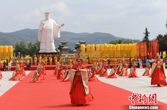 图为乐舞告祭展演。　杨艳敏 摄