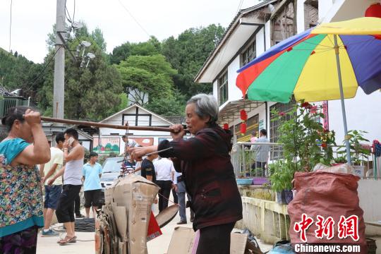 图为马号镇江元哨村开办的“垃圾银行”。　杨胜华 摄